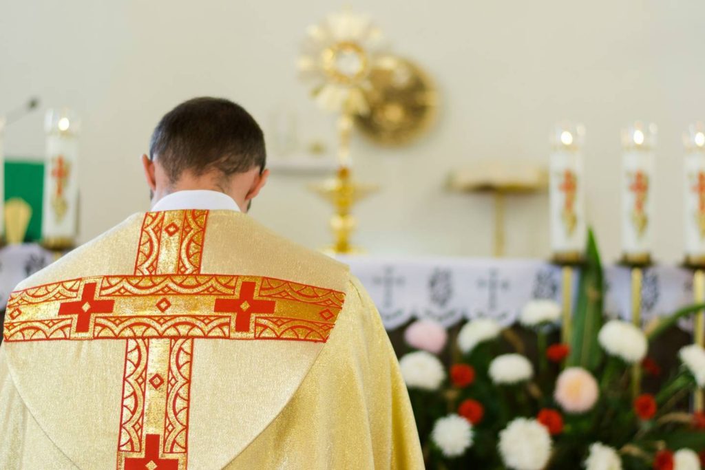 sacerdote_gorinov_shutterstock